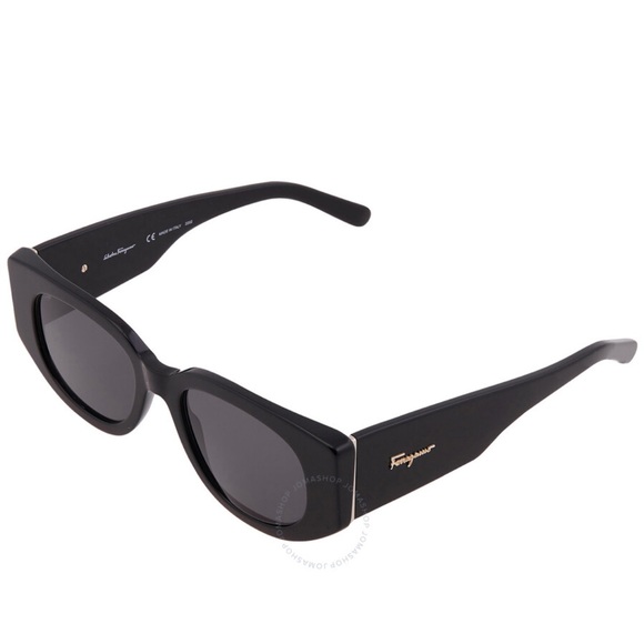Salvatore Ferragamo Accessories - Salvatore Ferragamo Elegant Black Sunglasses